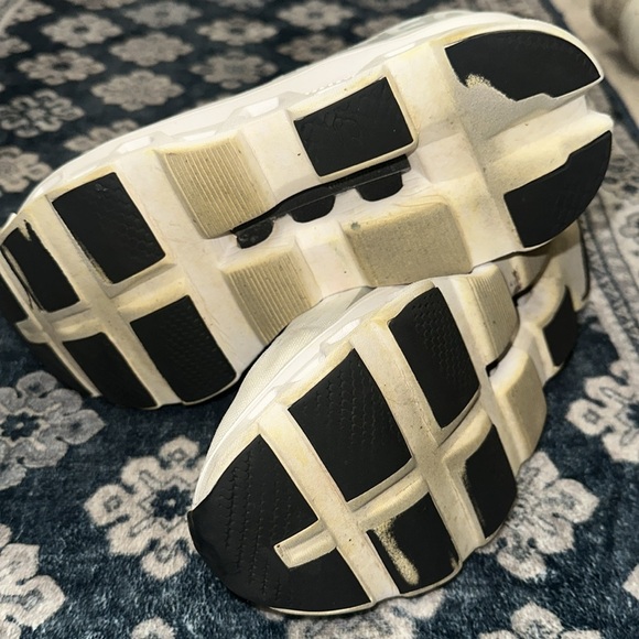 On Cloud Cloudmonster Sneakers - Picture 15 of 15